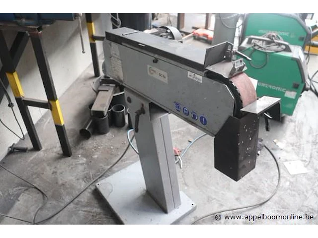 Bandschuurmachine crimac gc 75, serienummer gc75 - afbeelding 2 van  4