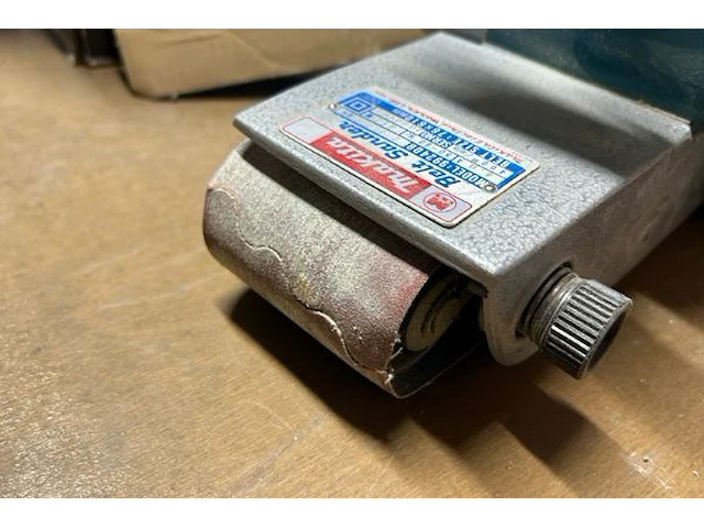 Bandschuurmachine makita - afbeelding 2 van  6