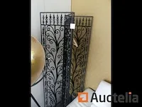 Bank, decoratieve lamp, kruk, scherm - afbeelding 2 van  7