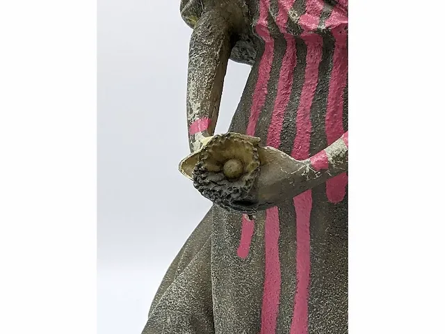 Banksy - sculptuur angel buste - afbeelding 5 van  9