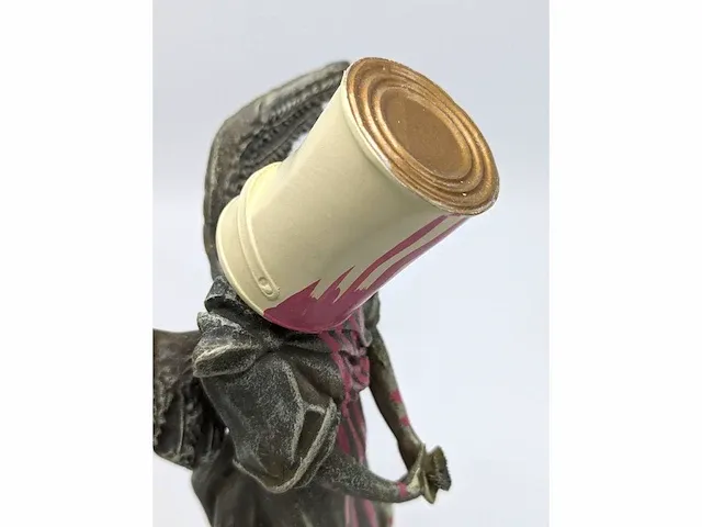 Banksy - sculptuur angel buste - afbeelding 8 van  9