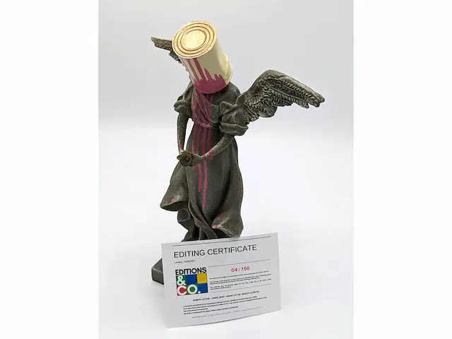 Banksy - sculptuur angel buste - afbeelding 9 van  9
