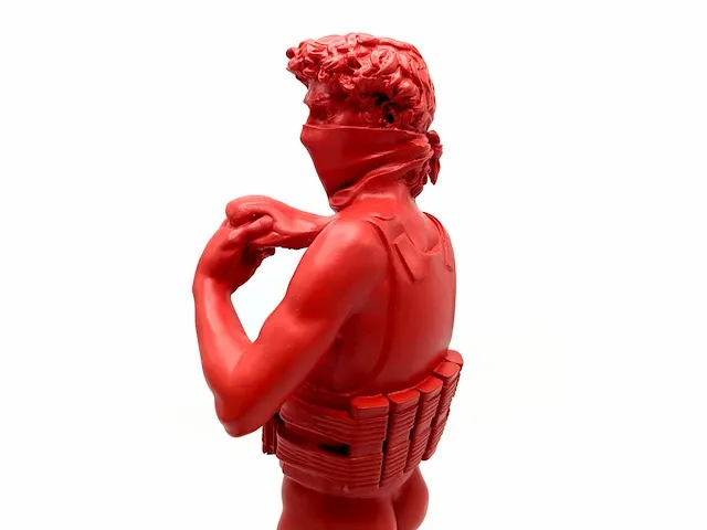 Banksy - sculptuur david (rode editie) - afbeelding 8 van  11