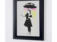 Banksy (after) - "umbrella girl - (pink and yellow rain) - 70x50 cm - limited edition 30 stuks - certificaat - afbeelding 5 van  7