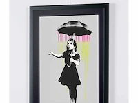 Banksy (after) - "umbrella girl - (pink and yellow rain) - 70x50 cm - limited edition 30 stuks - certificaat - afbeelding 7 van  7