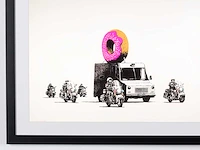 Banksy's (after) donuts 1975 -- 70x50 cm - uit privécollectie - nieuwstaat - afbeelding 2 van  4