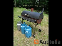 Barbecue, 3 gasflessen leeg - afbeelding 7 van  7