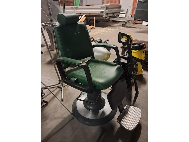 Barbier kappersstoel ( zo goed als nieuw ) - afbeelding 1 van  3