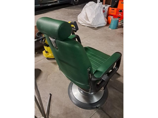 Barbier kappersstoel ( zo goed als nieuw ) - afbeelding 2 van  3