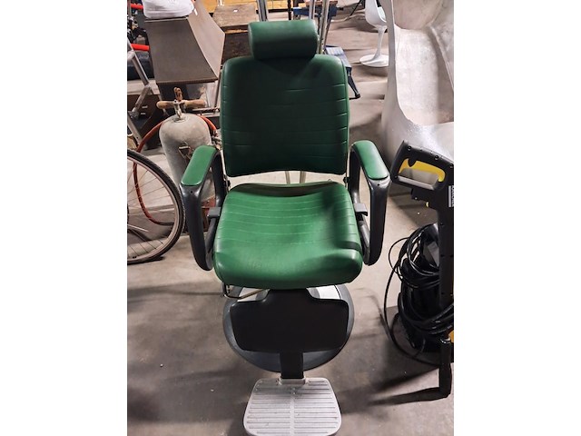 Barbier kappersstoel ( zo goed als nieuw ) - afbeelding 3 van  3