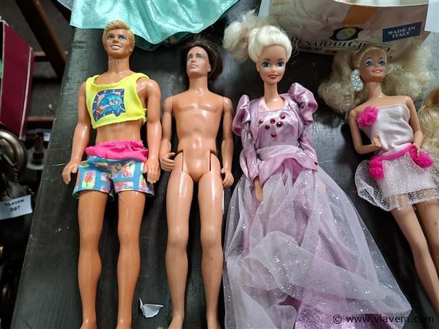 Barbie's - afbeelding 2 van  3