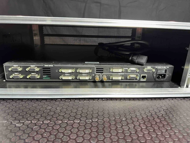 Barco pds-902 3g, scaler/presentatie switcher - afbeelding 2 van  2