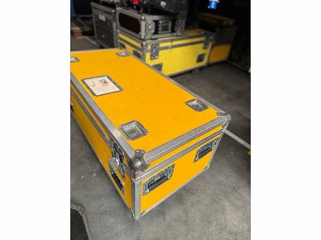 Barco/element labs - cobra c8v - led video wall barco c8v+ processoren en accessoires - afbeelding 6 van  9