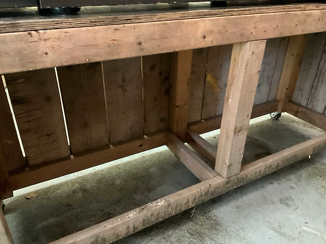 Barkoeling op steigerhouten verrijdbare toog - afbeelding 4 van  12