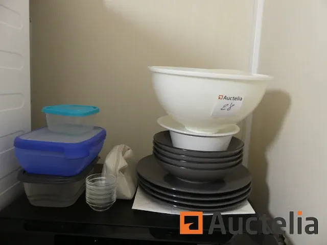 Barkruk, roltafel/tafel, magnetron, koffiemachine, toaster,... - afbeelding 8 van  11
