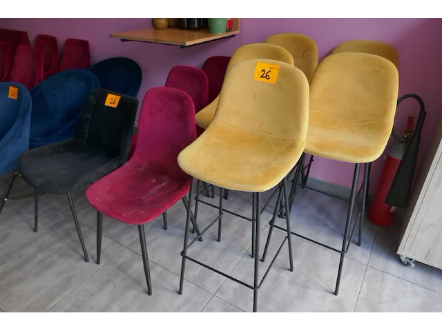 Barkrukken en stoelen - afbeelding 1 van  3