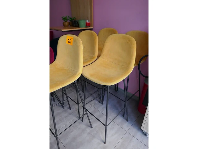Barkrukken en stoelen - afbeelding 2 van  3