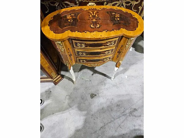 Barok curved commode - afbeelding 2 van  4