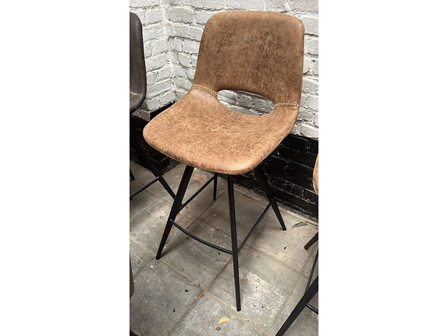 Barstoel cognac zithoogte 67cm - afbeelding 1 van  1