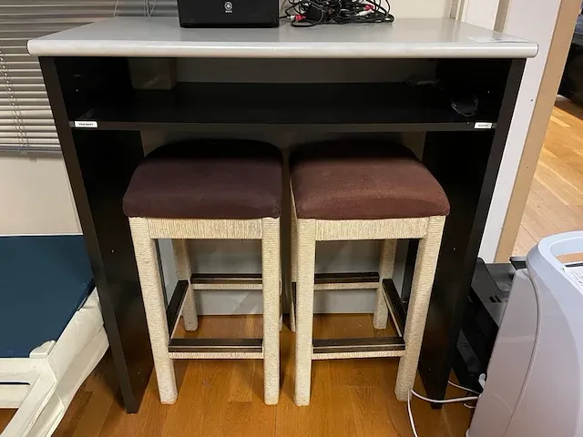 Bartafel en 2 stoelen - afbeelding 1 van  5