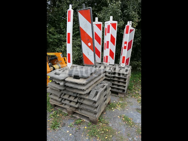 Basis voor bewegwijzering of bouwbarrières - afbeelding 2 van  7