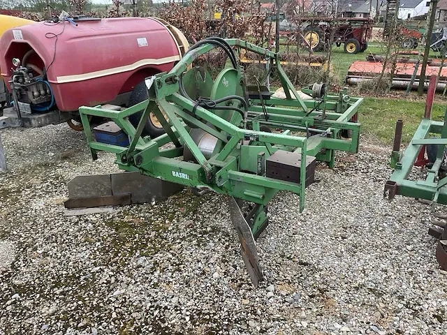 Basrijs aardbeien folietrekmachine - afbeelding 2 van  7