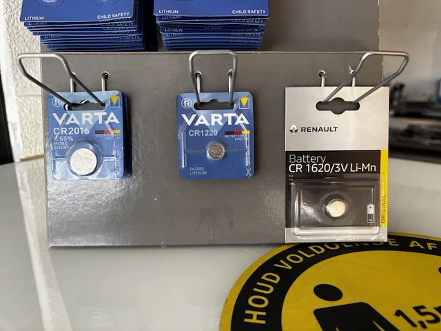 Batterij display vv. plm 20 div. batterijen - afbeelding 2 van  2