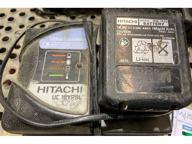Batterij en lader hitachi - afbeelding 2 van  3