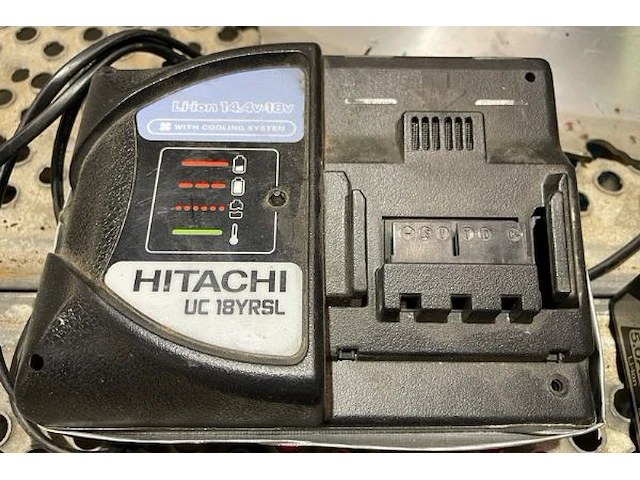 Batterij en lader hitachi - afbeelding 2 van  3