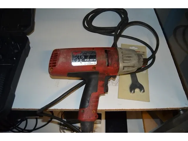 Batterijboor robust in koffer met toebehoren, elektrische moerenaanzetter milwaukee ipwe400rq - afbeelding 8 van  9