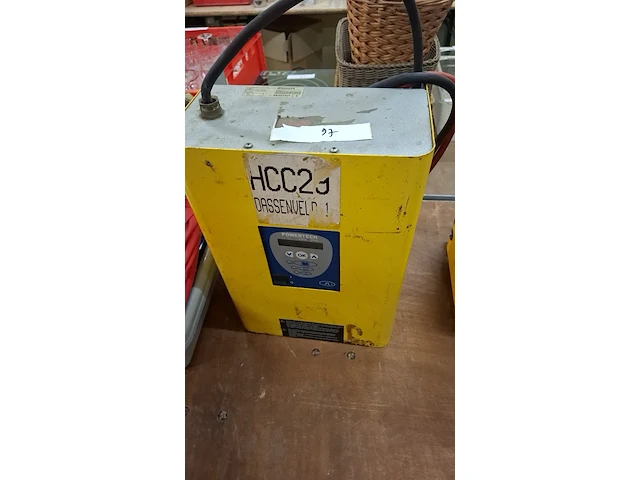 Batterijlader powertech - afbeelding 2 van  2