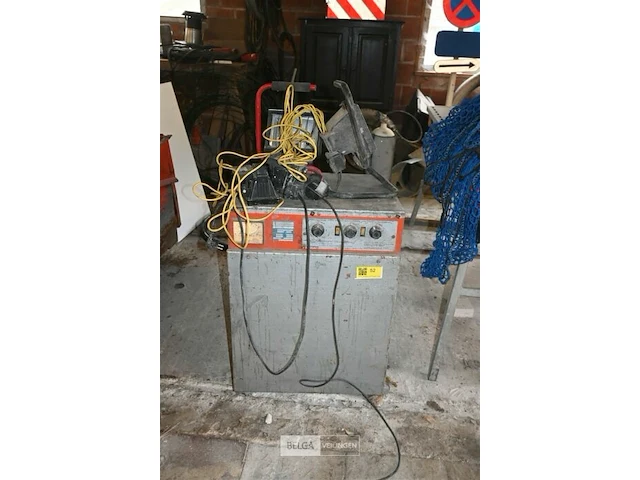 Batterijlader + verlichting - afbeelding 2 van  7