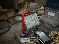 Batterijlader + verlichting - afbeelding 7 van  7