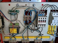 Batterijlader voor elektrische heftruck - afbeelding 2 van  2