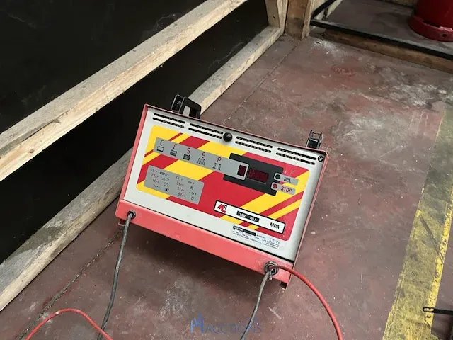 Batterijlader - afbeelding 1 van  4