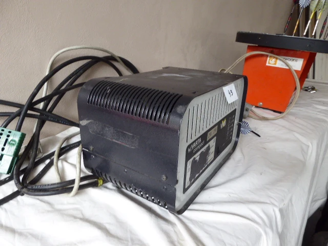 Batterijlader - afbeelding 2 van  4