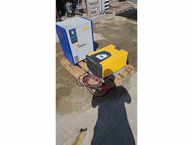Batterijlader - afbeelding 3 van  9