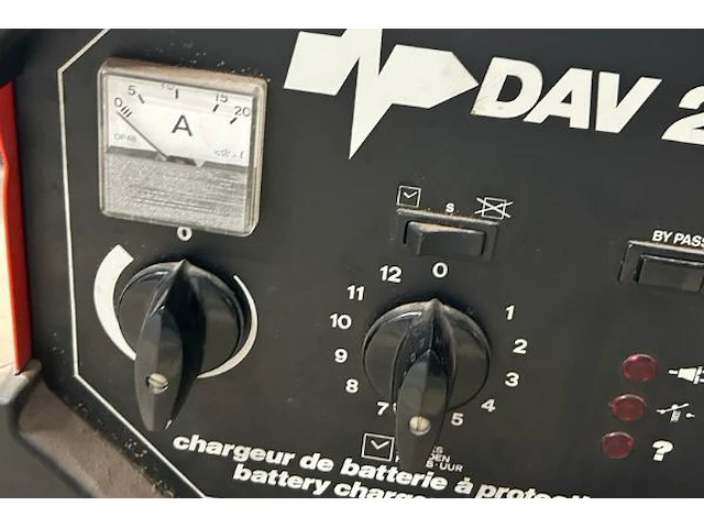 Batterijoplader dav - afbeelding 2 van  4