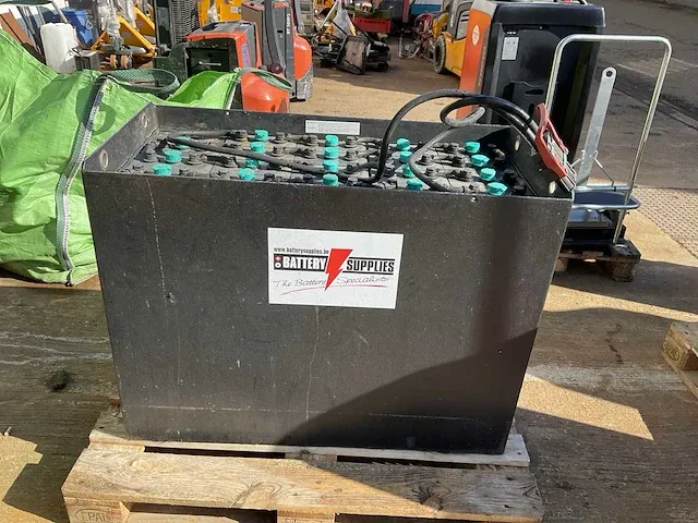 Battery supplies reachtruck jungheinrich - afbeelding 3 van  5