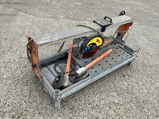 Battifav prime 100 steenzaagmachine - afbeelding 1 van  7