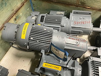 Bauer + sew 0,5 kw electro motor met reductie (5x) - afbeelding 3 van  7