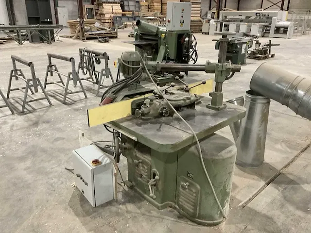 Bauerle b-3r verticale freesmachine - afbeelding 4 van  8