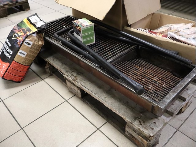 Bbq op poten - afbeelding 3 van  4