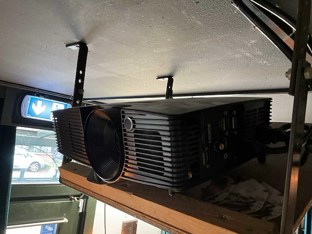 Beamer optoma daessgn+ projectiescherm projecta - afbeelding 1 van  6