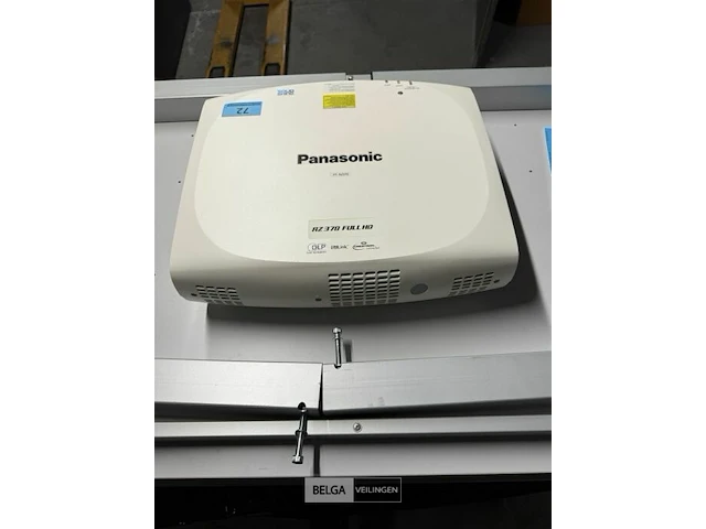 Beamer panasonic ptrz370 full hd - afbeelding 3 van  5