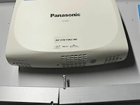 Beamer panasonic ptrz370 full hd - afbeelding 3 van  5