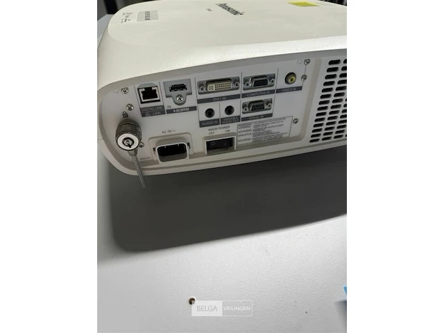 Beamer panasonic ptrz370 full hd - afbeelding 4 van  5