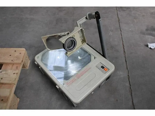 Beamer vivitek d795wt + projectiescherm - afbeelding 5 van  8