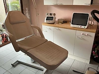 Beauty salon uitrusting in accessoires - afbeelding 1 van  45