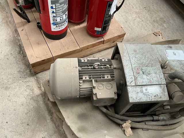 Becker dvt 3.80 vacuümpomp - afbeelding 4 van  5
